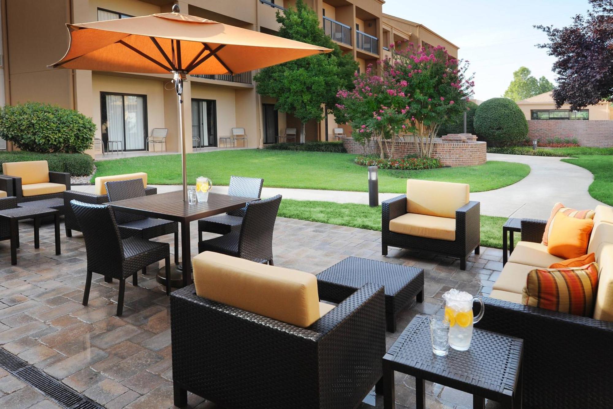 Courtyard By Marriott Oklahoma City Airport Eksteriør billede