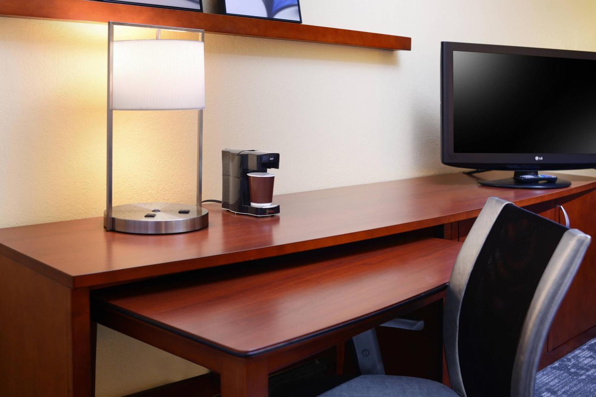 Courtyard By Marriott Oklahoma City Airport Eksteriør billede